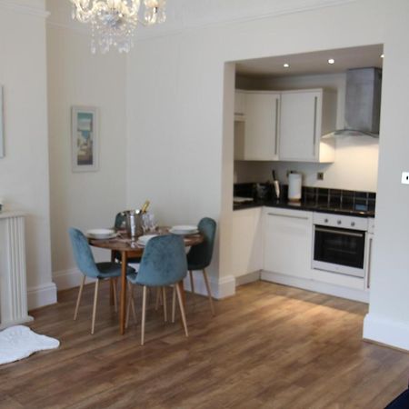 Mostyn Villa Free Private Parking Llandudno Esterno foto