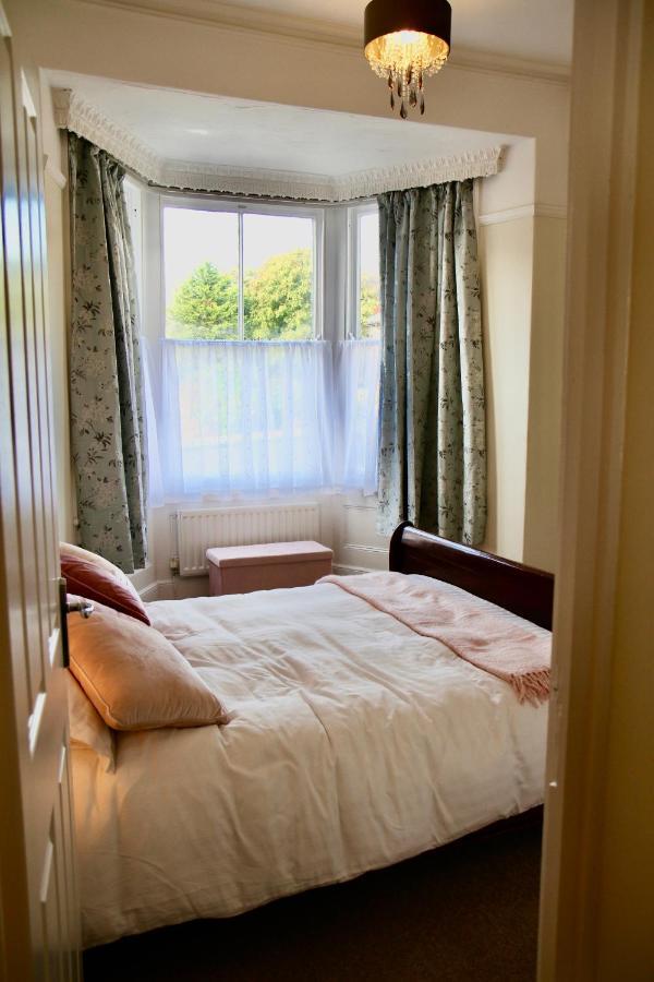 Mostyn Villa Free Private Parking Llandudno Esterno foto