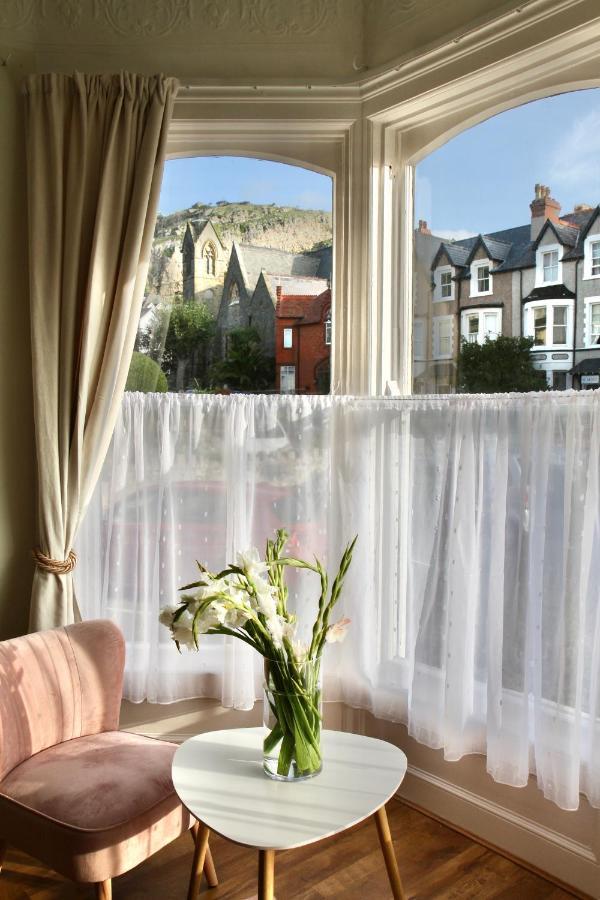 Mostyn Villa Free Private Parking Llandudno Esterno foto