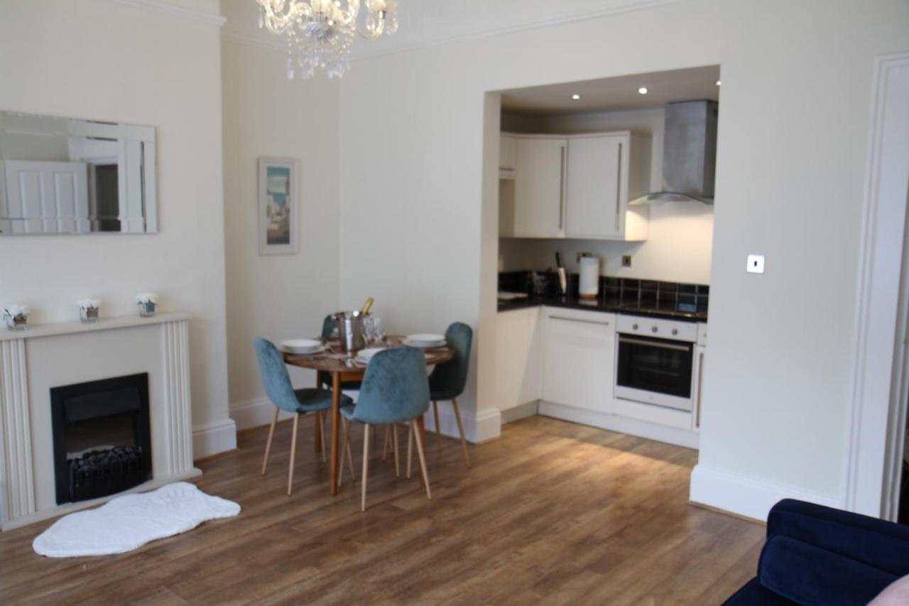 Mostyn Villa Free Private Parking Llandudno Esterno foto
