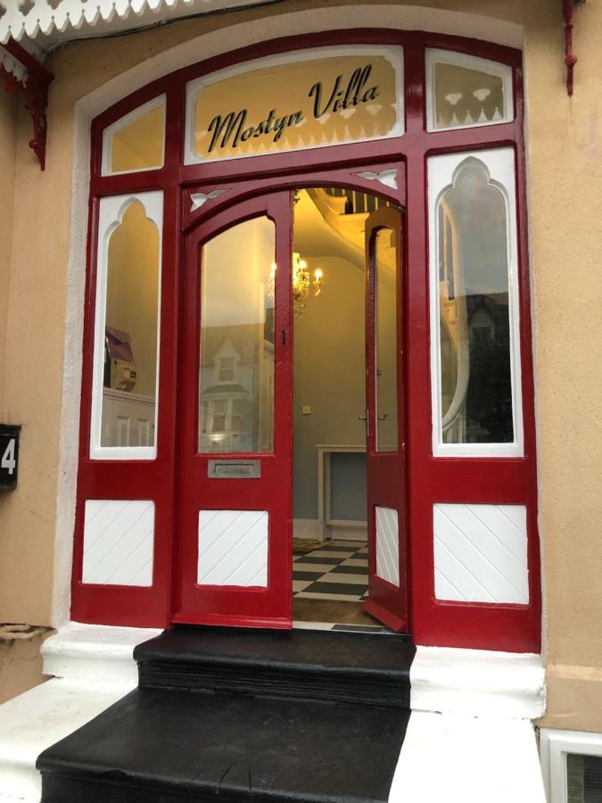 Mostyn Villa Free Private Parking Llandudno Esterno foto